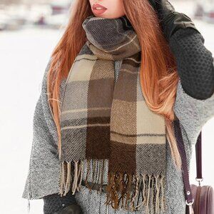 Woman's brown long scarf
